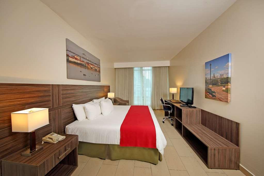 Victoria Hotel And Suites Panama Room photo